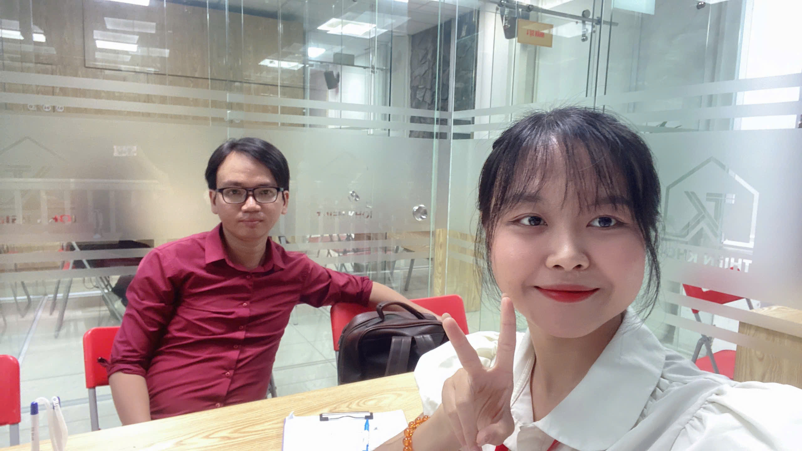 phong van nhan vien bat dong san